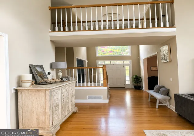 Photo 3 of Sale Pending at 5550 Hedge Brooke Dr NW, Acworth, GA 30101 | MLS# 10852387 | Listing updated on 2026-10-11