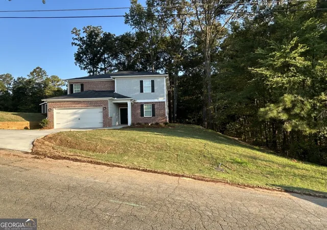 Photo 1 of Single family home for sale at 11 Meadowview Cir, Cartersville, GA 30121 | MLS# 10787484 | Listing updated on 2026-09-21