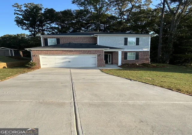 Photo 2 of Single family home for sale at 11 Meadowview Cir, Cartersville, GA 30121 | MLS# 10787484 | Listing updated on 2026-09-21