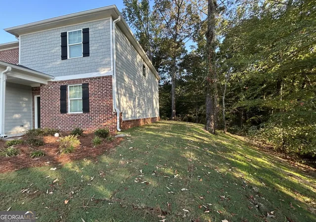 Photo 4 of Single family home for sale at 11 Meadowview Cir, Cartersville, GA 30121 | MLS# 10787484 | Listing updated on 2026-09-21