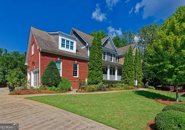 Photo 2 of Single family home for sale at 2721 Rustling Pines Ct Ne, Marietta, GA 30062 | MLS# 10847645 | Listing updated on 2026-10-07