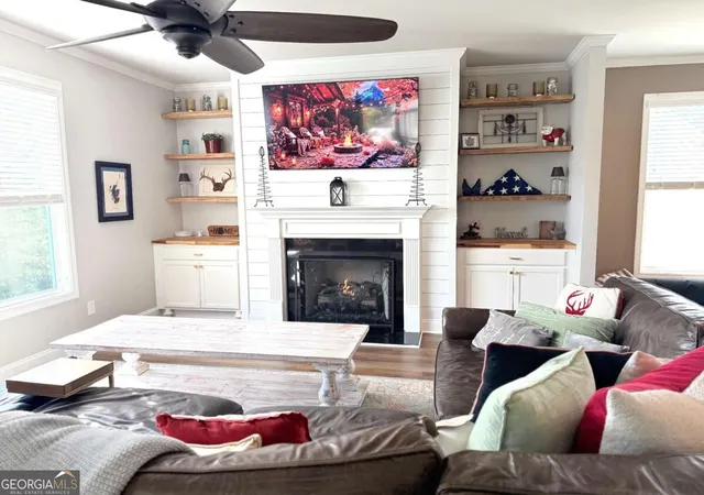 Photo 2 of Single family home for sale at 4017 Windsor Trl, Gainesville, GA 30506 | MLS# 10845472 | Listing updated on 2026-09-28