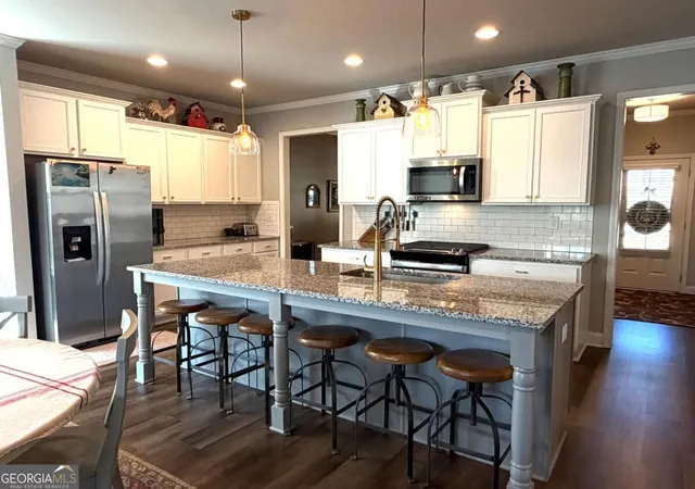 Photo 3 of Single family home for sale at 4017 Windsor Trl, Gainesville, GA 30506 | MLS# 10845472 | Listing updated on 2026-09-28