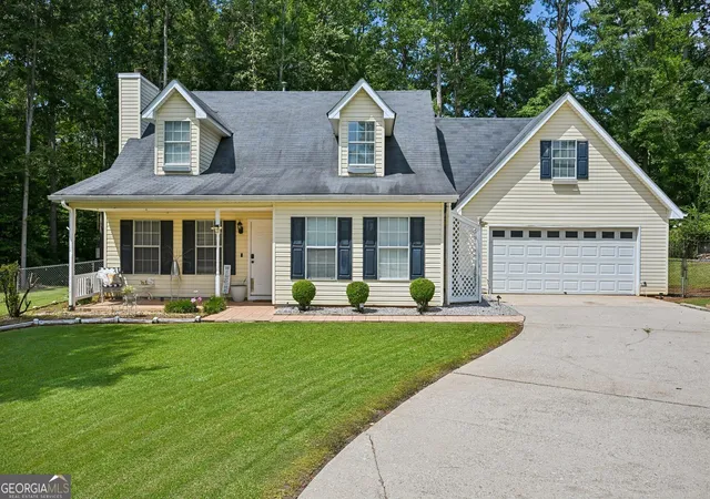 Photo 1 of Single family home for sale at 135 Creekview Dr, Newnan, GA 30263 | MLS# 10828193 | Listing updated on 2026-09-17