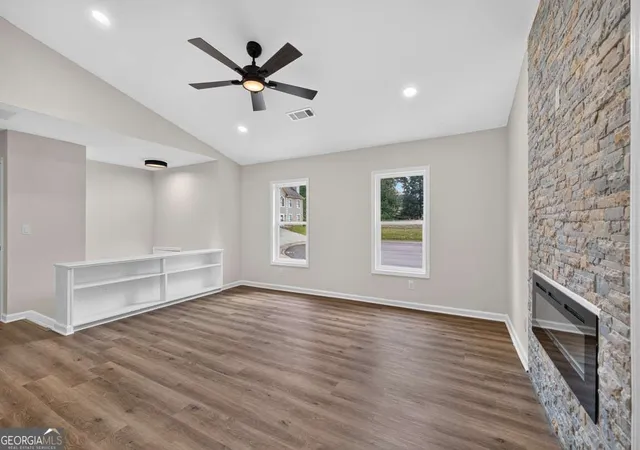 Photo 3 of Single family home for sale at 3321 Eastwood Trl, Snellville, GA 30078 | MLS# 10840085 | Listing updated on 2026-09-18