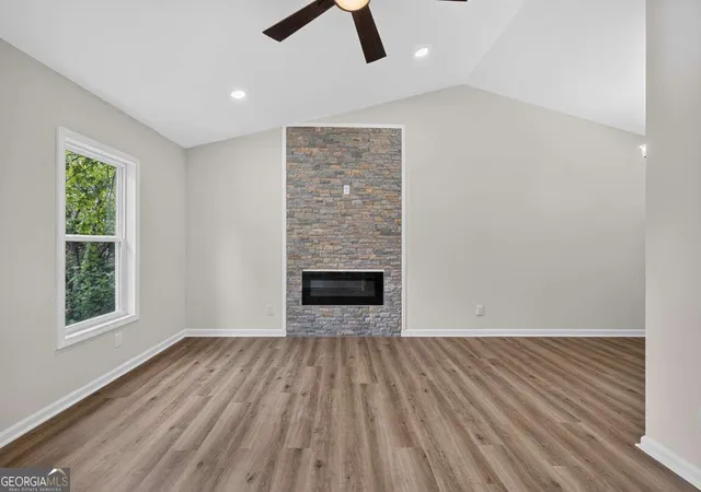 Photo 4 of Single family home for sale at 3321 Eastwood Trl, Snellville, GA 30078 | MLS# 10840085 | Listing updated on 2026-09-18