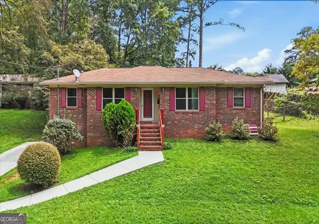 Photo 2 of Single family home for sale at 2913 Vogue Dr, Douglasville, GA 30134 | MLS# 10830920 | Listing updated on 2026-09-13