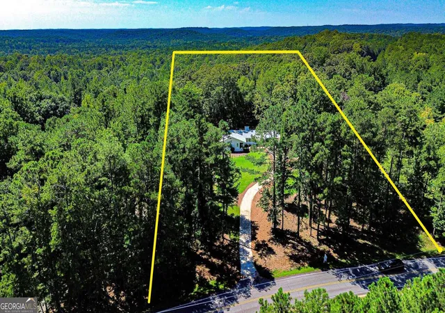 Photo 3 of Sale Pending at 9640 Cedar Grove Rd, Chattahoochee Hills, GA 30213 | MLS# 10833845 | Listing updated on 2026-10-05