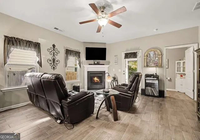Photo 2 of Single family home for sale at 121 Prominence Ct, Canton, GA 30114 | MLS# 10877677 | Listing updated on 2026-10-25