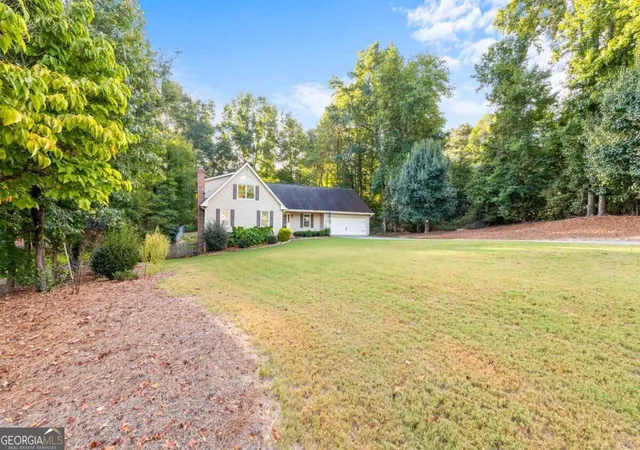 Photo 3 of Single family home for sale at 17 Mountain Oaks Dr, Carrollton, GA 30116 | MLS# 10845821 | Listing updated on 2026-09-28
