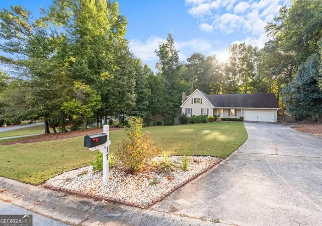 Photo 4 of Single family home for sale at 17 Mountain Oaks Dr, Carrollton, GA 30116 | MLS# 10845821 | Listing updated on 2026-09-28
