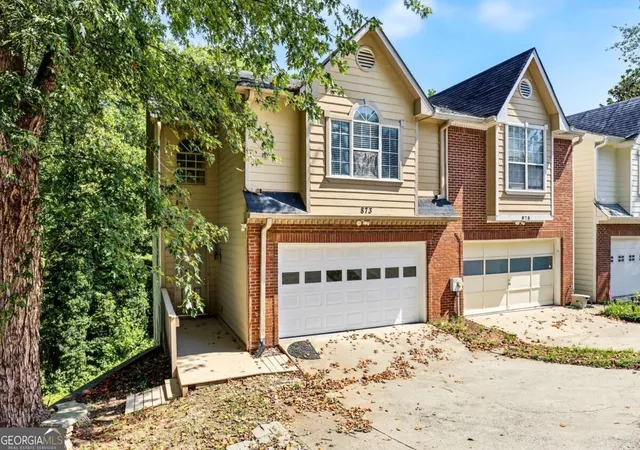 Photo 2 of Townhouse for sale at 873 Edgewater Cir, Marietta, GA 30062 | MLS# 10852479 | Listing updated on 2026-10-08