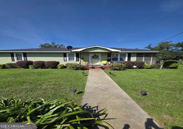 Photo 4 of Single family home for sale at 9 Pecan Dr, Hazlehurst, GA 31539 | MLS# 10835314 | Listing updated on 2026-09-14