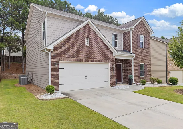 Photo 2 of Single family home for sale at 1807 Weatherbrook Cir, Lawrenceville, GA 30043 | MLS# 10850598 | Listing updated on 2026-10-08