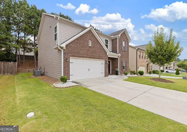Photo 3 of Single family home for sale at 1807 Weatherbrook Cir, Lawrenceville, GA 30043 | MLS# 10850598 | Listing updated on 2026-10-08