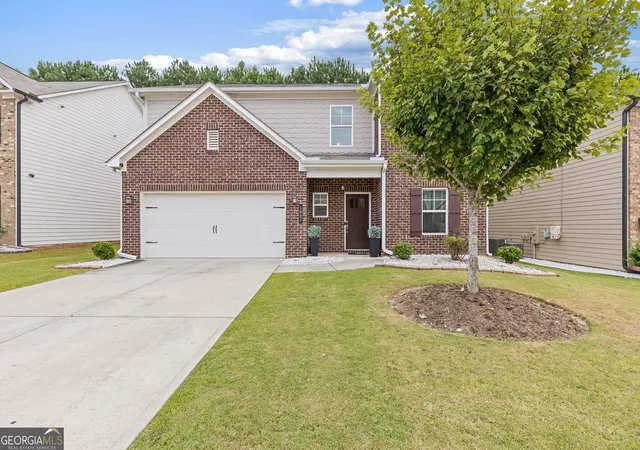 Photo 3 of Single family home for sale at 1807 Weatherbrook Cir, Lawrenceville, GA 30043 | MLS# 10850598 | Listing updated on 2026-10-08