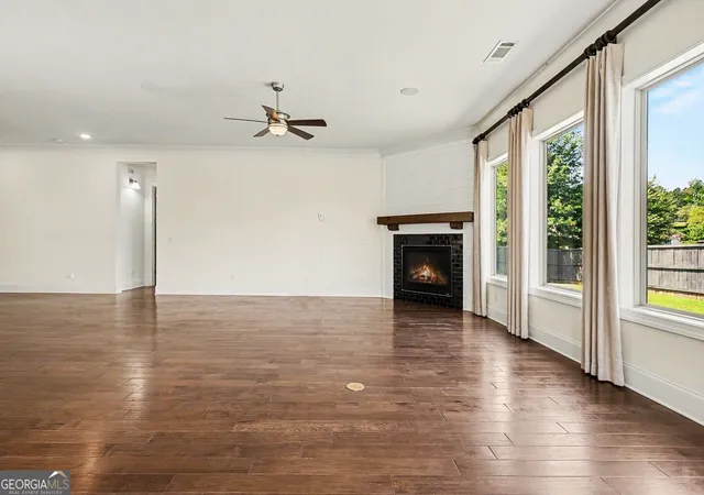 Photo 4 of Single family home for sale at 105 Sheridan Dr, Woodstock, GA 30189 | MLS# 10850775 | Listing updated on 2026-10-09