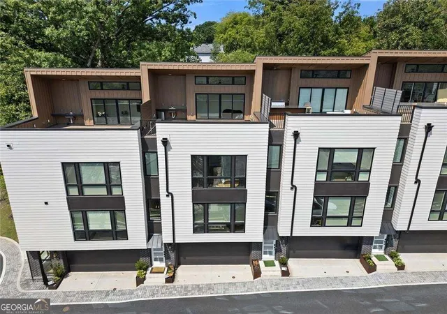 Photo 1 of Townhouse for sale at 1631 Overlook Way Nw, Atlanta, GA 30318 | MLS# 10851810 | Listing updated on 2026-10-08