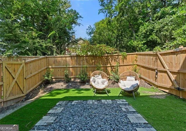 Photo 3 of Townhouse for sale at 1631 Overlook Way Nw, Atlanta, GA 30318 | MLS# 10851810 | Listing updated on 2026-10-08