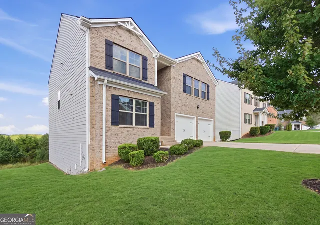 Photo 3 of Single family home for sale at 399 Toronto Cir, Hampton, GA 30228 | MLS# 10845521 | Listing updated on 2026-10-03