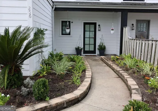 Photo 4 of Single family home for sale at 256 Bottlebrush Walk, Brunswick, GA 31525 | MLS# 10872318 | Listing updated on 2026-10-28