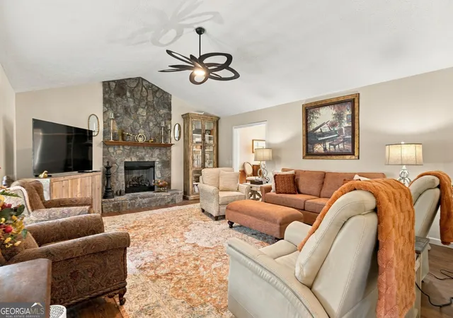 Photo 2 of Single family home for sale at 17 Bennington Dr Nw, Rome, GA 30165 | MLS# 10847524 | Listing updated on 2026-09-30