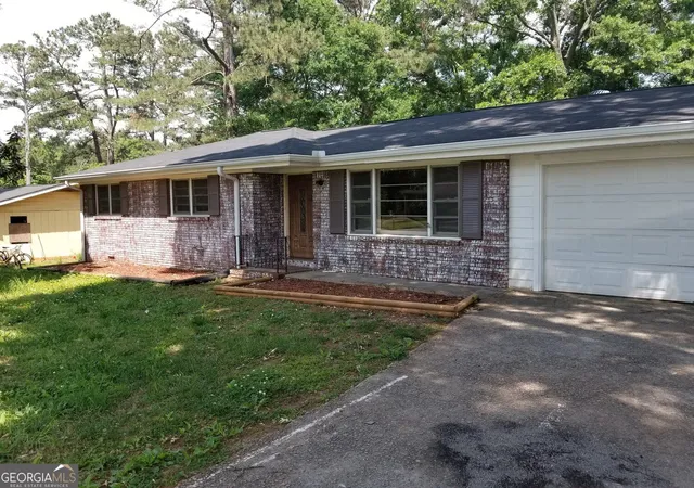 Photo 3 of Single family home for sale at 5193 Alder Ln Sw, Powder Springs, GA 30127 | MLS# 10846663 | Listing updated on 2026-09-30