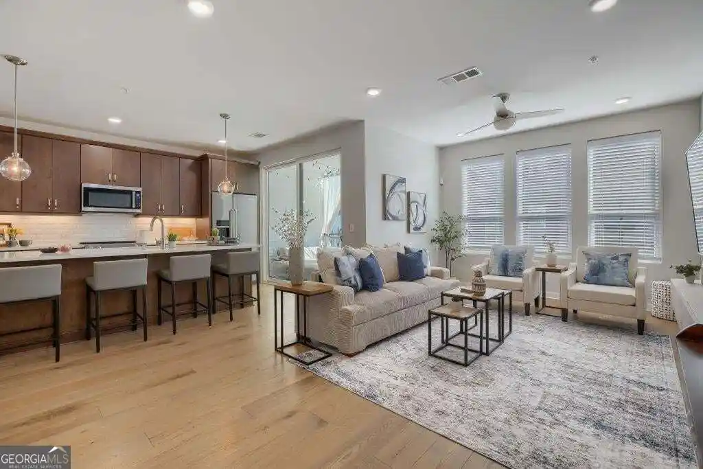 Listing Photo 1 - Condo for sale in 1050 Stacks Ave SE located at 1050 Stacks Ave SE, Atlanta, GA 30315 - Unit #1506