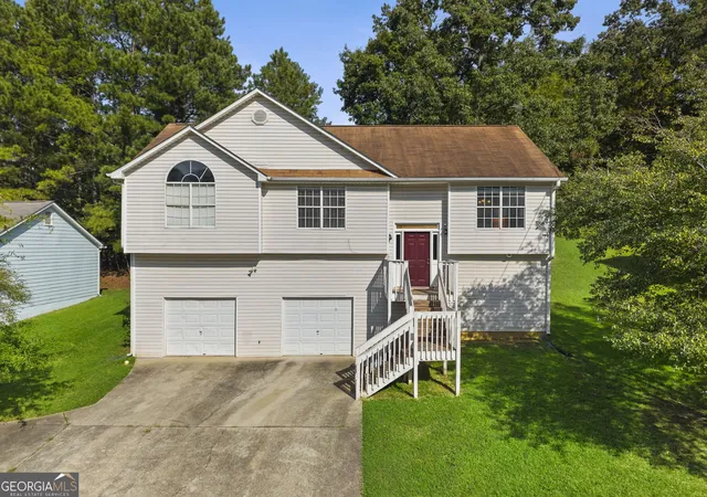 Photo 1 of Single family home for sale at 6880 Silver Maple Dr, Rex, GA 30273 | MLS# 10846171 | Listing updated on 2026-09-30