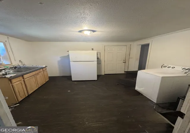 Photo 3 of Single family home for sale at 177 Main St, Gordon, GA 31031 | MLS# 10879526 | Listing updated on 2026-10-28