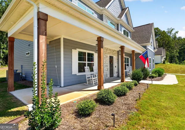Photo 3 of Single family home for sale at 72 Sanders Xing, Newnan, GA 30263 | MLS# 10847047 | Listing updated on 2026-10-07