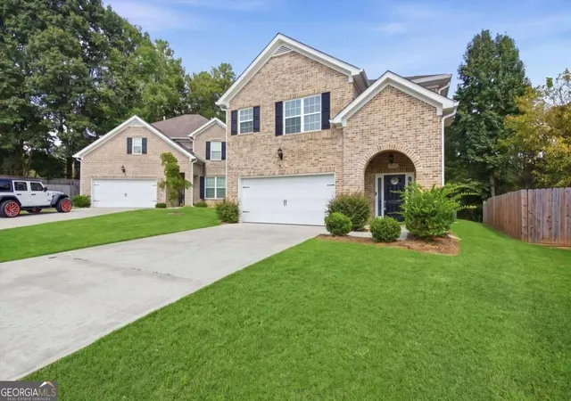 Photo 3 of Sale Pending at 564 Sprayberry Dr, Stockbridge, GA 30281 | MLS# 10850501 | Listing updated on 2026-10-01