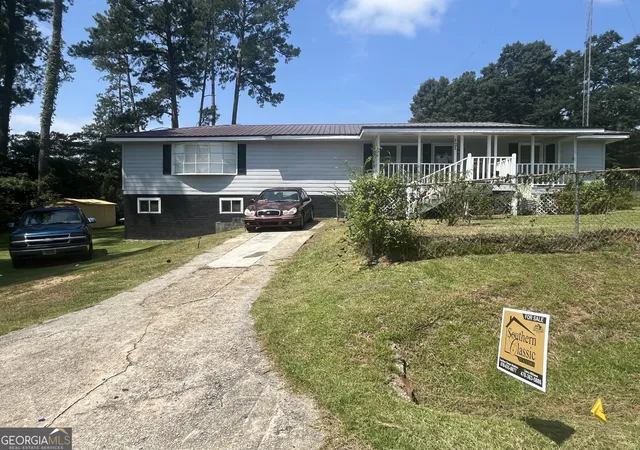 Photo 2 of Single family home for sale at 121 Ramsey St, Milledgeville, GA 31061 | MLS# 10837884 | Listing updated on 2026-09-18