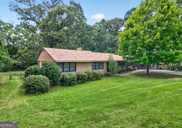 Photo 3 of Single family home for sale at 514 Farris Blvd, Manchester, GA 31816 | MLS# 10836982 | Listing updated on 2026-10-09