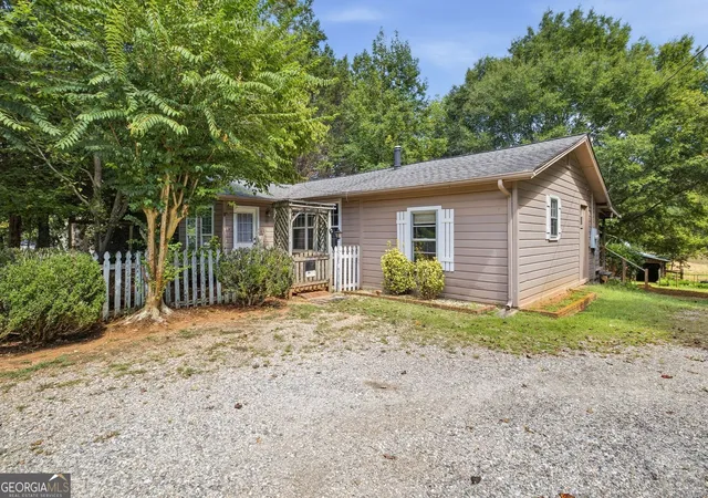 Photo 1 of Single family home for sale at 2124 Highway 105, Demorest, GA 30535 | MLS# 10848633 | Listing updated on 2026-09-27