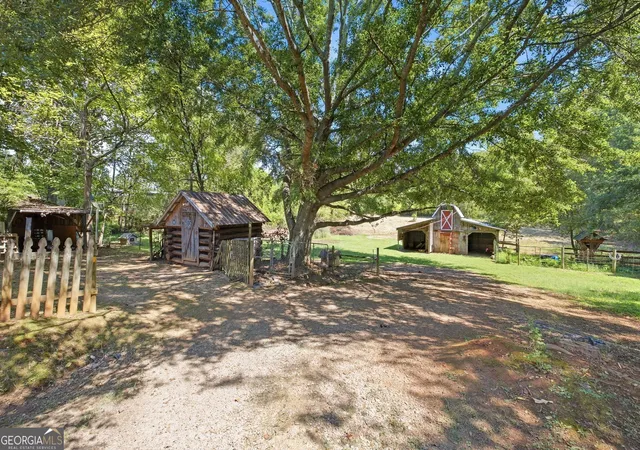 Photo 2 of Single family home for sale at 2124 Highway 105, Demorest, GA 30535 | MLS# 10848633 | Listing updated on 2026-09-27