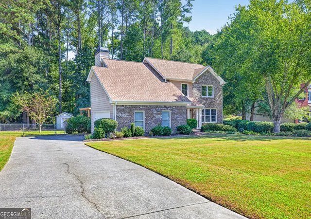Photo 3 of Sale Pending at 2388 Radbury Ln, Snellville, GA 30078 | MLS# 10850555 | Listing updated on 2026-10-08