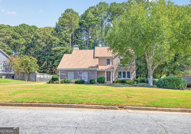 Photo 4 of Sale Pending at 2388 Radbury Ln, Snellville, GA 30078 | MLS# 10850555 | Listing updated on 2026-10-08