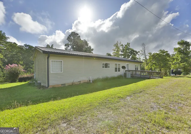 Photo 3 of Manufactured home for sale at 124 Snyder Rd Ne, Milledgeville, GA 31061 | MLS# 10841133 | Listing updated on 2026-09-20