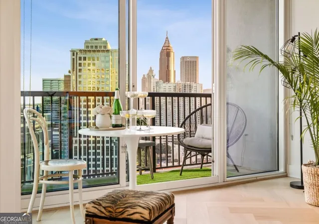 Listing Photo 1 - Condo for sale in building located at 1080 Peachtree St Ne, Atlanta, GA 30309 - Unit #2307
