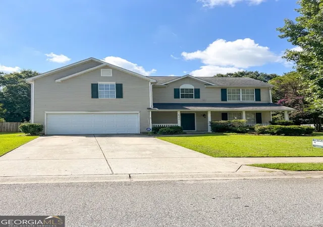 Single family home for sale at 3181 Greenbrier Ct, Buford, GA 30519 | MLS# 10833504