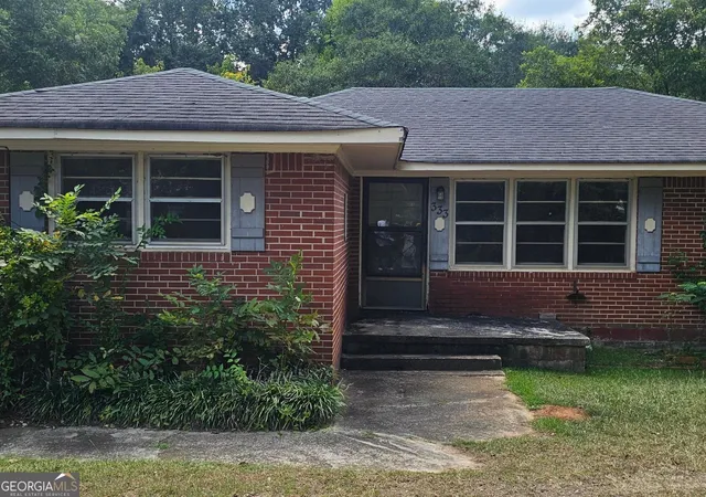 Photo 2 of Single family home for sale at 333 Henderson St, Jackson, GA 30233 | MLS# 10846137 | Listing updated on 2026-10-05