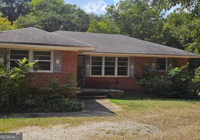 Photo 3 of Single family home for sale at 333 Henderson St, Jackson, GA 30233 | MLS# 10846137 | Listing updated on 2026-10-05