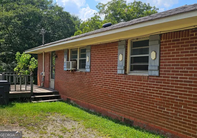 Photo 3 of Single family home for sale at 333 Henderson St, Jackson, GA 30233 | MLS# 10846137 | Listing updated on 2026-10-05