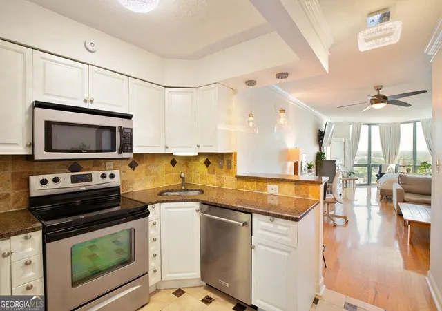 Photo 4 of Condo for sale at 2870 Pharr Ct S NW #2403, Atlanta, GA 30305 | MLS# 10851669 | Listing updated on 2026-09-23