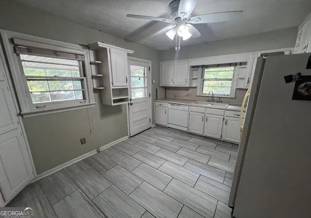 Photo 4 of Sale Pending at 3000 Wilson Rd, Decatur, GA 30033 | MLS# 10840897 | Listing updated on 2026-09-11