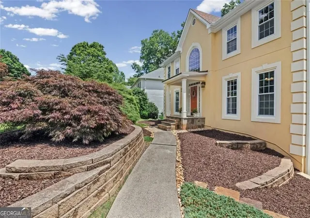 Photo 3 of Single family home for sale at 3873 Beacon St NE, Marietta, GA 30062 | MLS# 10775499 | Listing updated on 2026-09-16