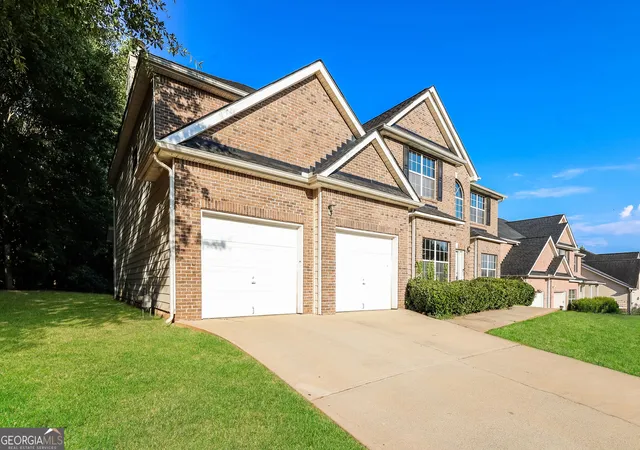 Photo 2 of Single family home for sale at 2722 Elkmont Ridge Sw, Atlanta, GA 30331 | MLS# 10839130 | Listing updated on 2026-09-15
