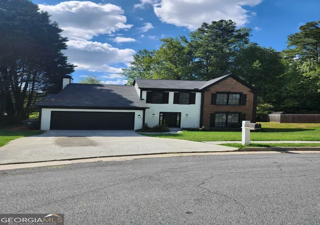 Photo 2 of Single family home for sale at 848 Eagle Creek Ct, Lawrenceville, GA 30044 | MLS# 10834958 | Listing updated on 2026-09-11