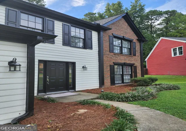 Photo 3 of Single family home for sale at 848 Eagle Creek Ct, Lawrenceville, GA 30044 | MLS# 10834958 | Listing updated on 2026-09-11